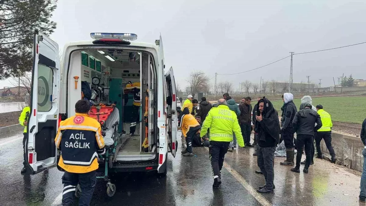 Diyarbakır\'da Trafik Kazası: 2 Yaralı