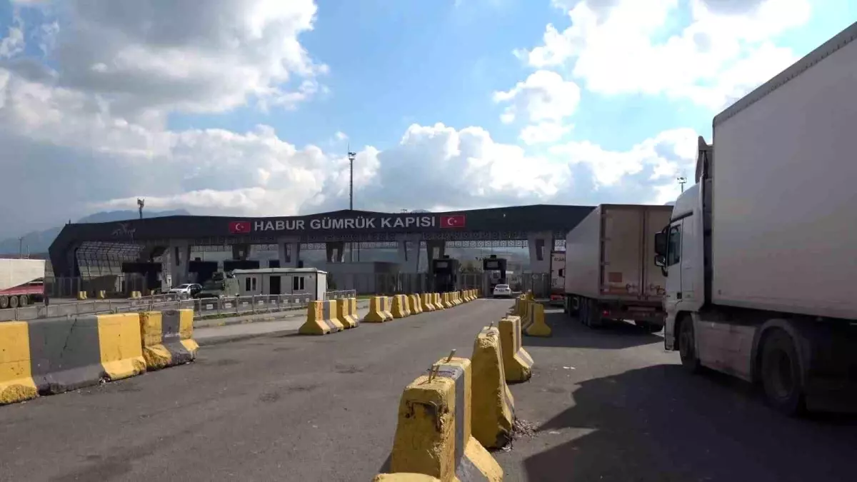 Habur Sınır Kapısı\'nda Kaçakçılık Operasyonları