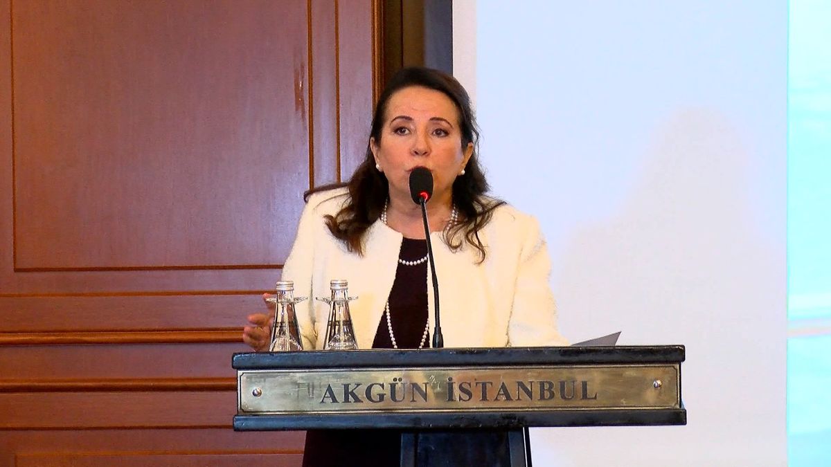 Rabia Babaoğlu\'na Veda Yemeği