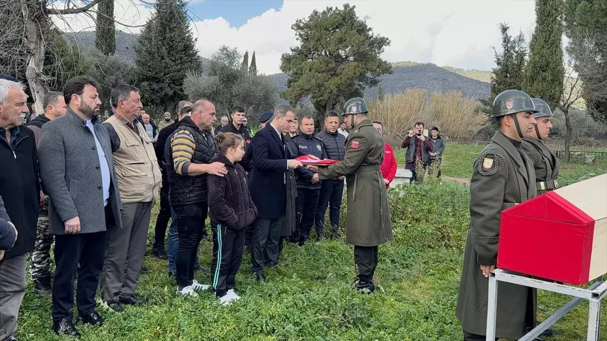 Kıbrıs Gazisi Muammer Özçıtır Son Yolculuğuna Uğurlandı