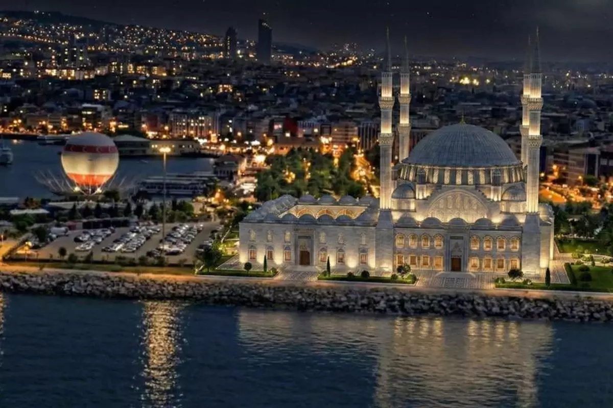 Kadıköy\'e yapılacak camiye itiraz edenlere Cumhurbaşkanı Başdanışmanı Oktay Saral\'dan yanıt