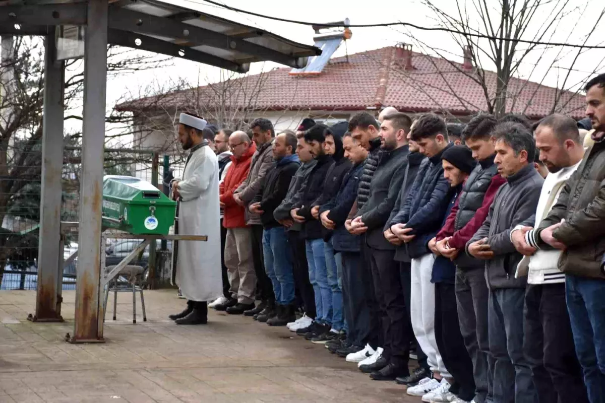 Tüfekle Vurulan Genç Son Yolculuğuna Uğurlandı