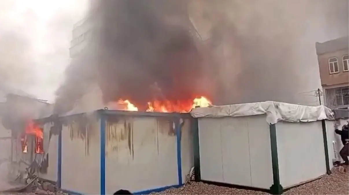 Adıyaman\'da Konteyner Yangını