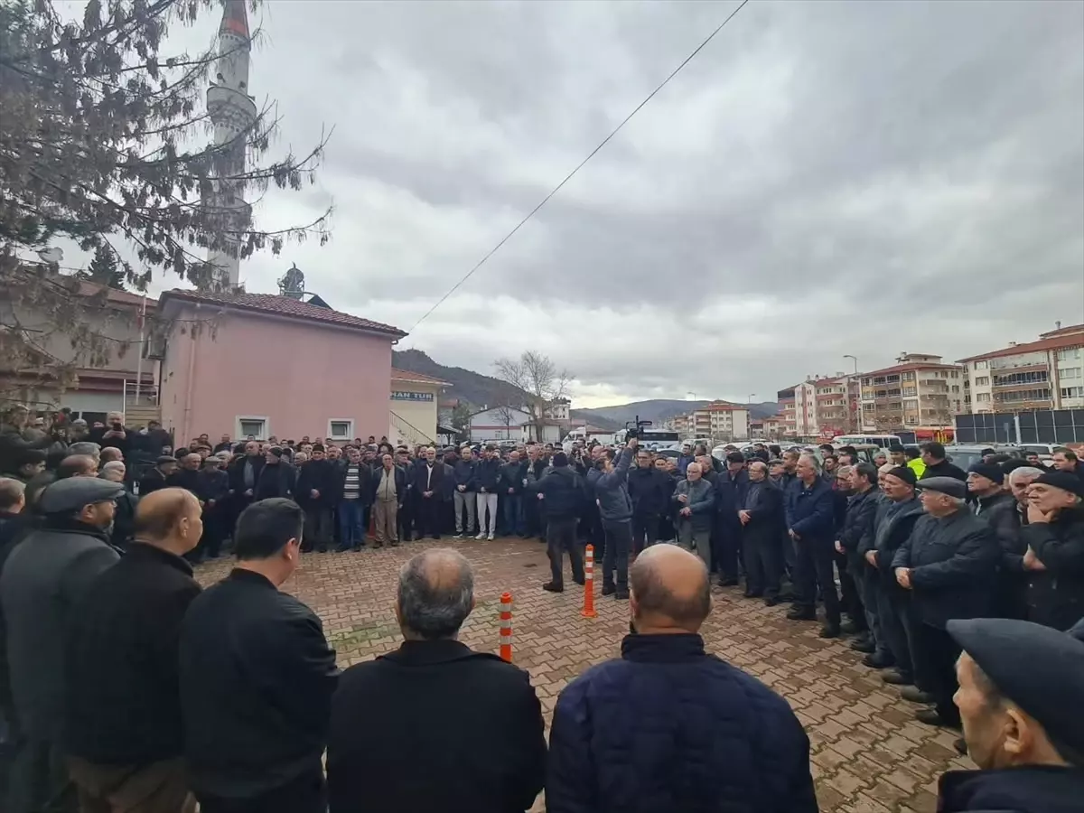 Nallıhan\'dan 65 Kişi Umreye Uğurlandı