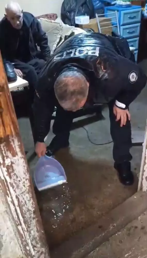 Sele teslim olan Mersin'den korkutan görüntüler Sele teslim olan Mersin'den korkutan görüntüler