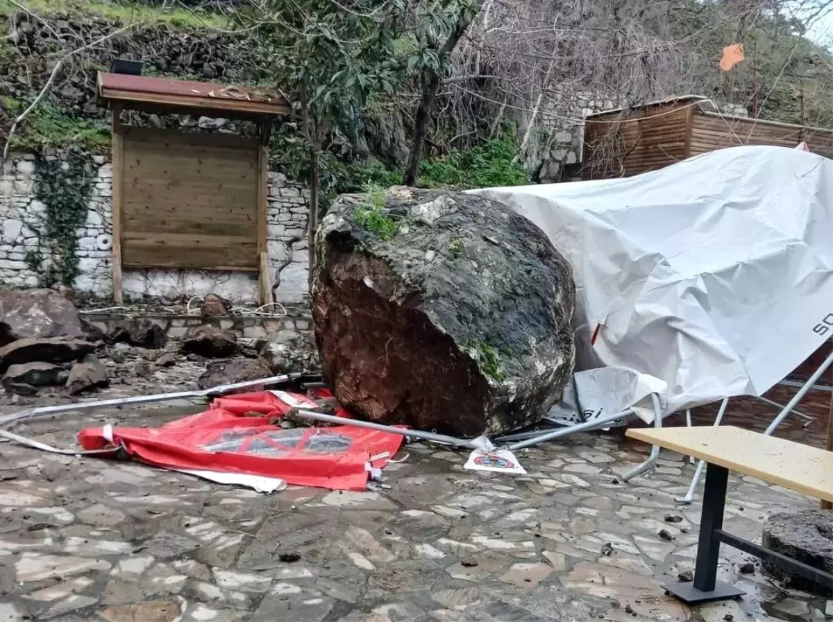 Soma\'da meydana gelen heyelan korkuttu