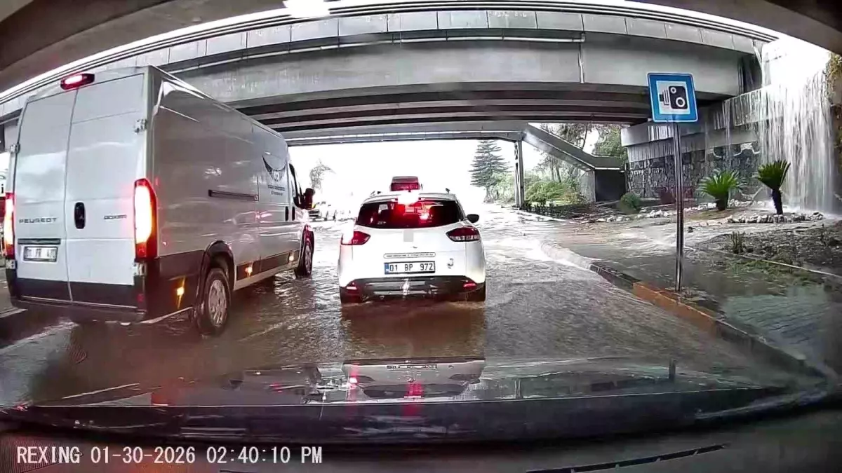 Adana\'da Şiddetli Yağış ve Hortum