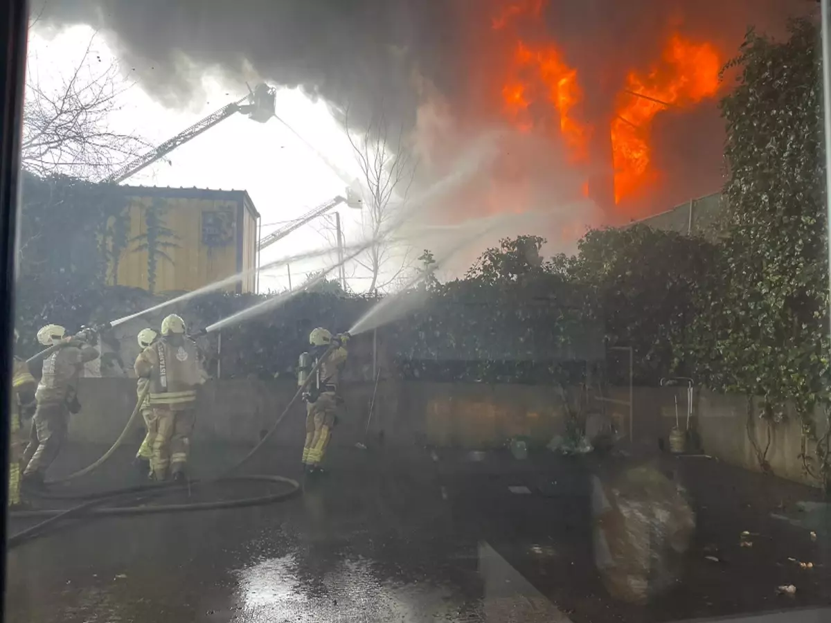 Ataşehir\'de Yangın!