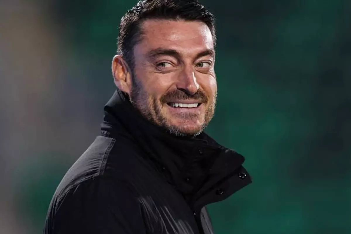 Eintracht Frankfurt\'un yeni teknik direktörü Albert Riera oldu