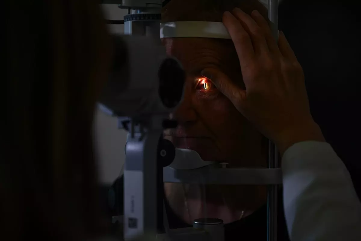 Görme Kaybı Yaşayan İngiliz Kadın Türkiye\'de Tedavi Oldu