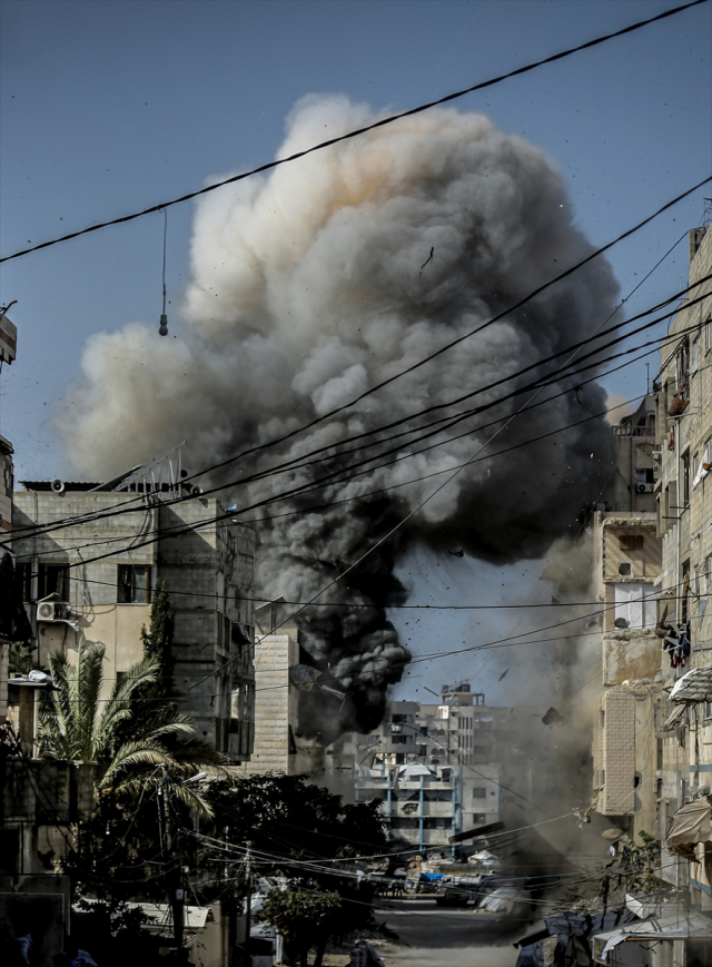 İsrail'den peş peşe saldırılar! Polis merkezi de hedef alındı, çok sayıda ölü var