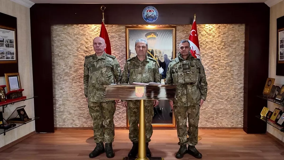 Orgeneral Tokel\'den 1\'inci Komando Tugayı\'na Ziyaret