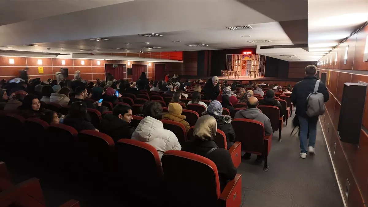 KAYMEK\'ten Öğrencilere Tiyatro Etkinliği