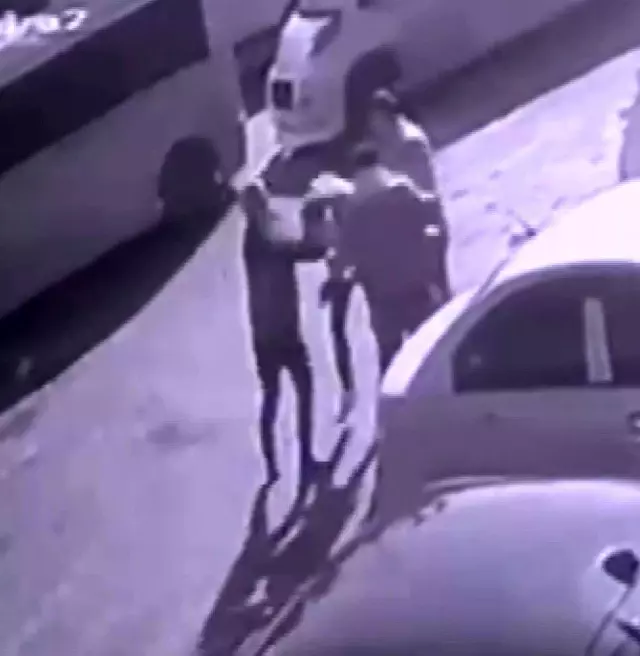 Çay bardağı dehşet saçtı! 'Küfürlü konuşmayın' diye uyardı, gözünden oldu