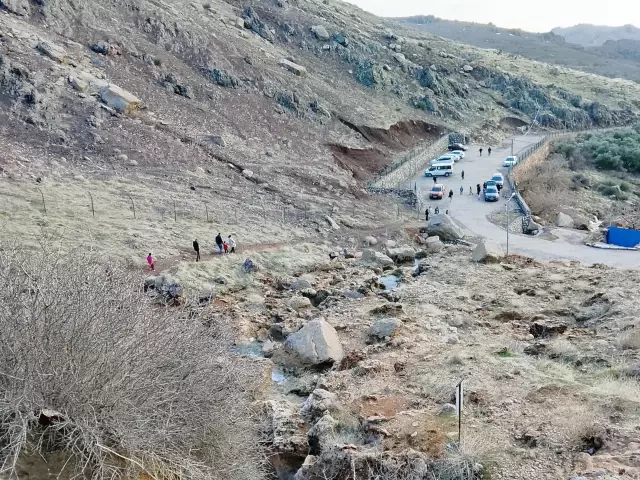 2 yıl aradan sonra akmaya başladı, bölge halkı havalara uçtu