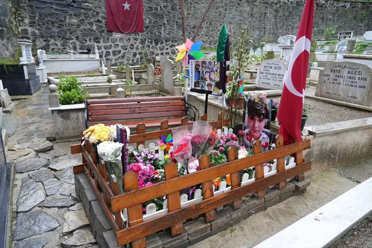 Mattia Ahmet Minguzzi mezarı başında anıldı, Atlas Çağlayan\'ın annesi de katıldı