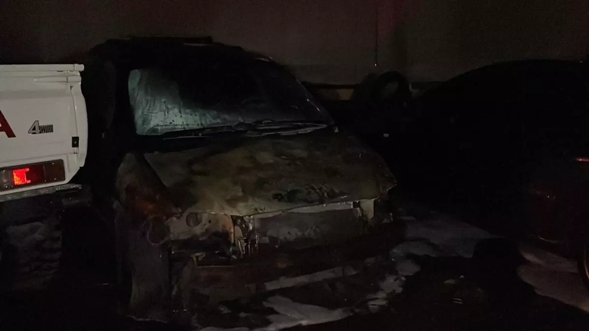 Sarıyer\'de Otopark Yangını