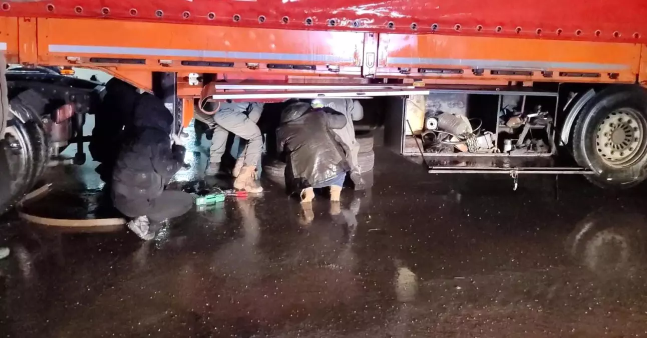 Şırnak\'ta Uyuşturucu Operasyonu: 142 kg Metamfetamin Ele Geçirildi