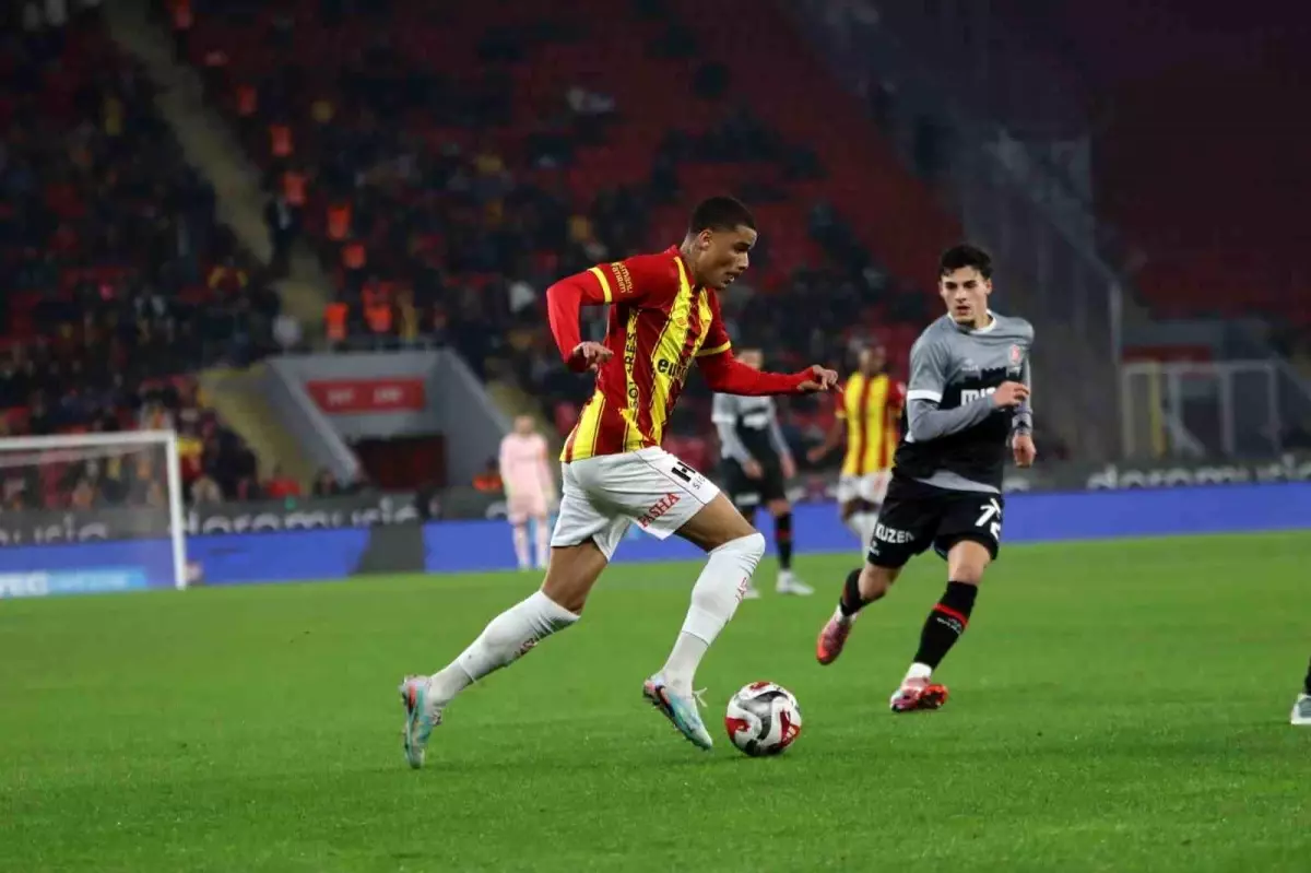 Göztepe, Karagümrük\'ü 2-1 ile Geçti