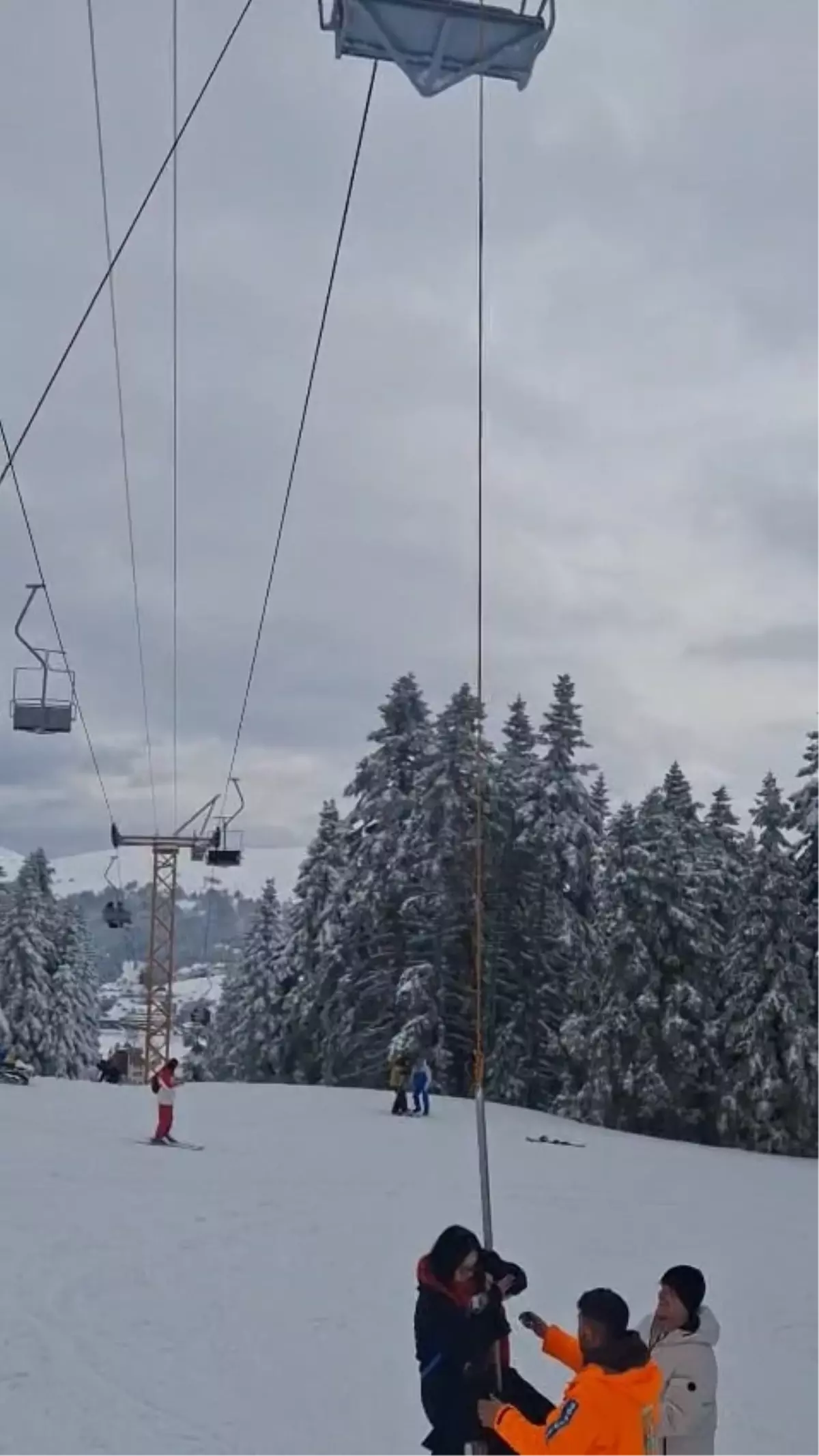 Uludağ\'da Mahsur Kalanlar Kurtarılıyor