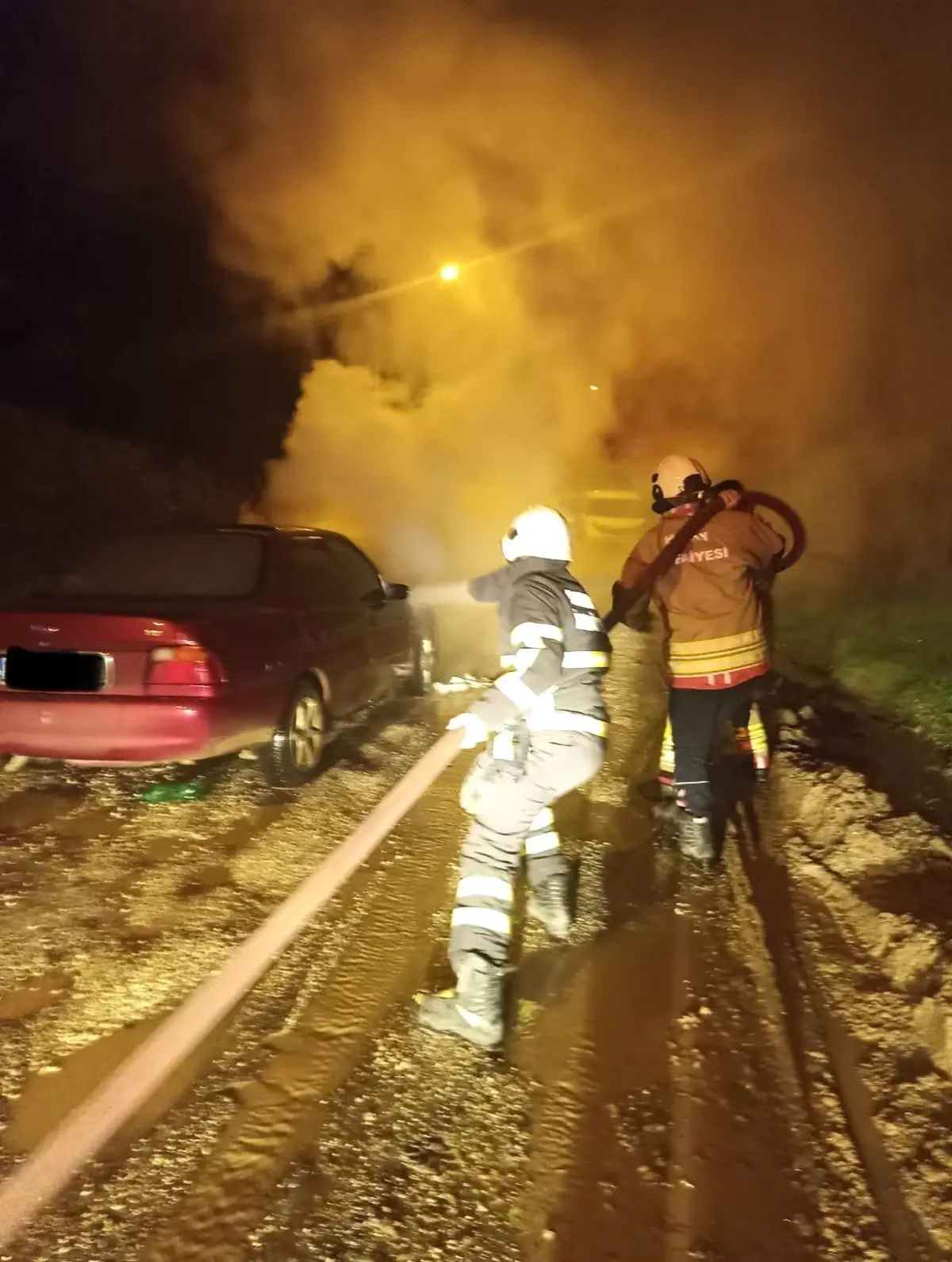 Yayladağı\'nda otomobil yangını