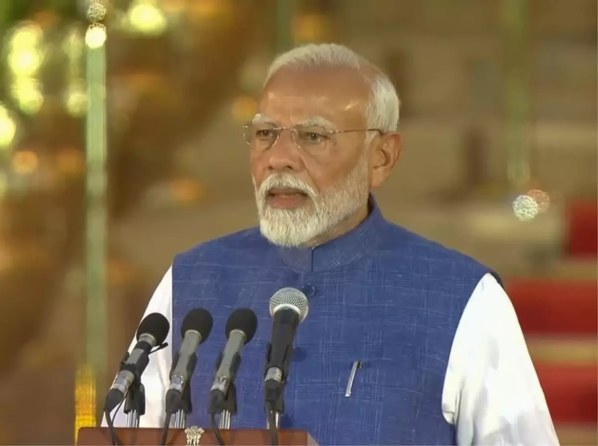 Modi\'nin İsmi Epstein Belgelerinde Geçti