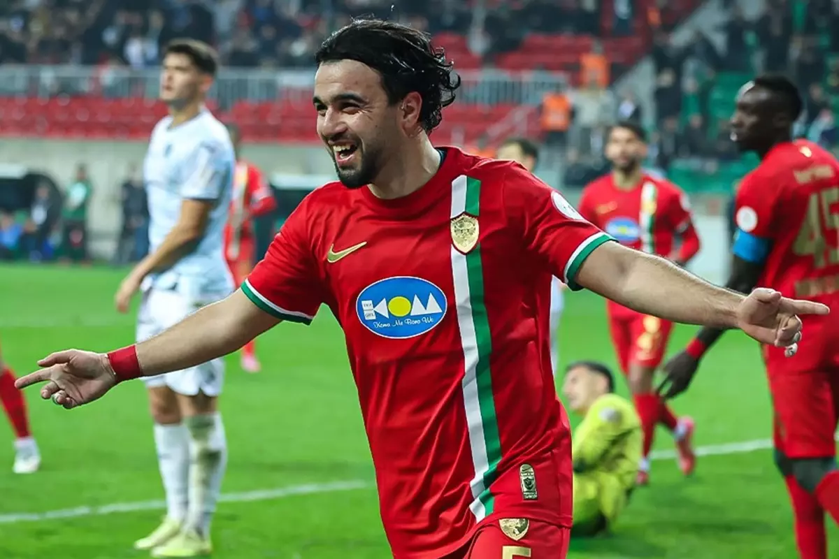 Amedspor, Adana Demirspor\'a gol oldu yağdı