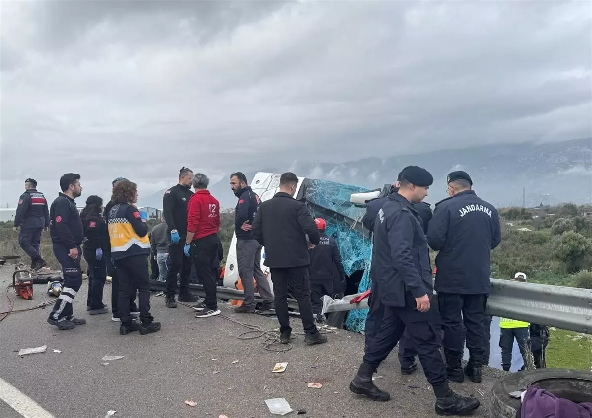 Antalya\'da Otobüs Kazası: 5 Ölü