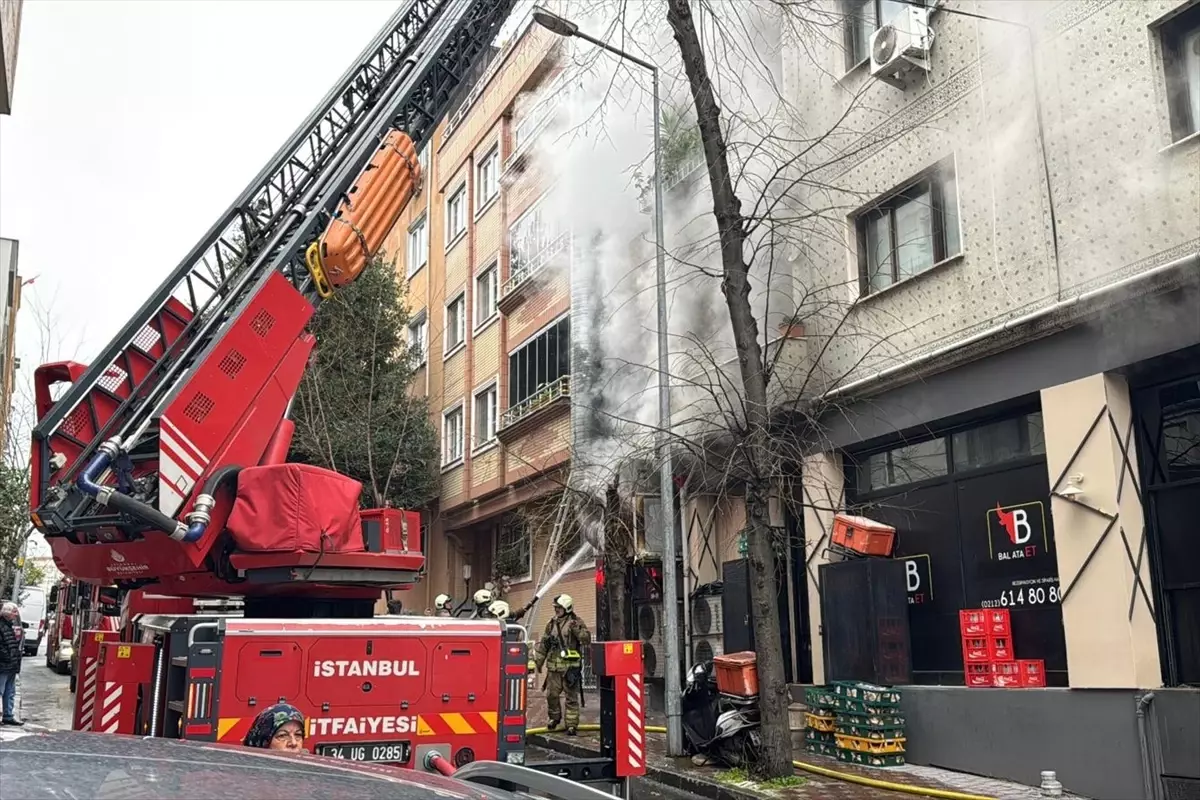 Bayrampaşa\'da restoranın bacasında çıkan yangın söndürüldü
