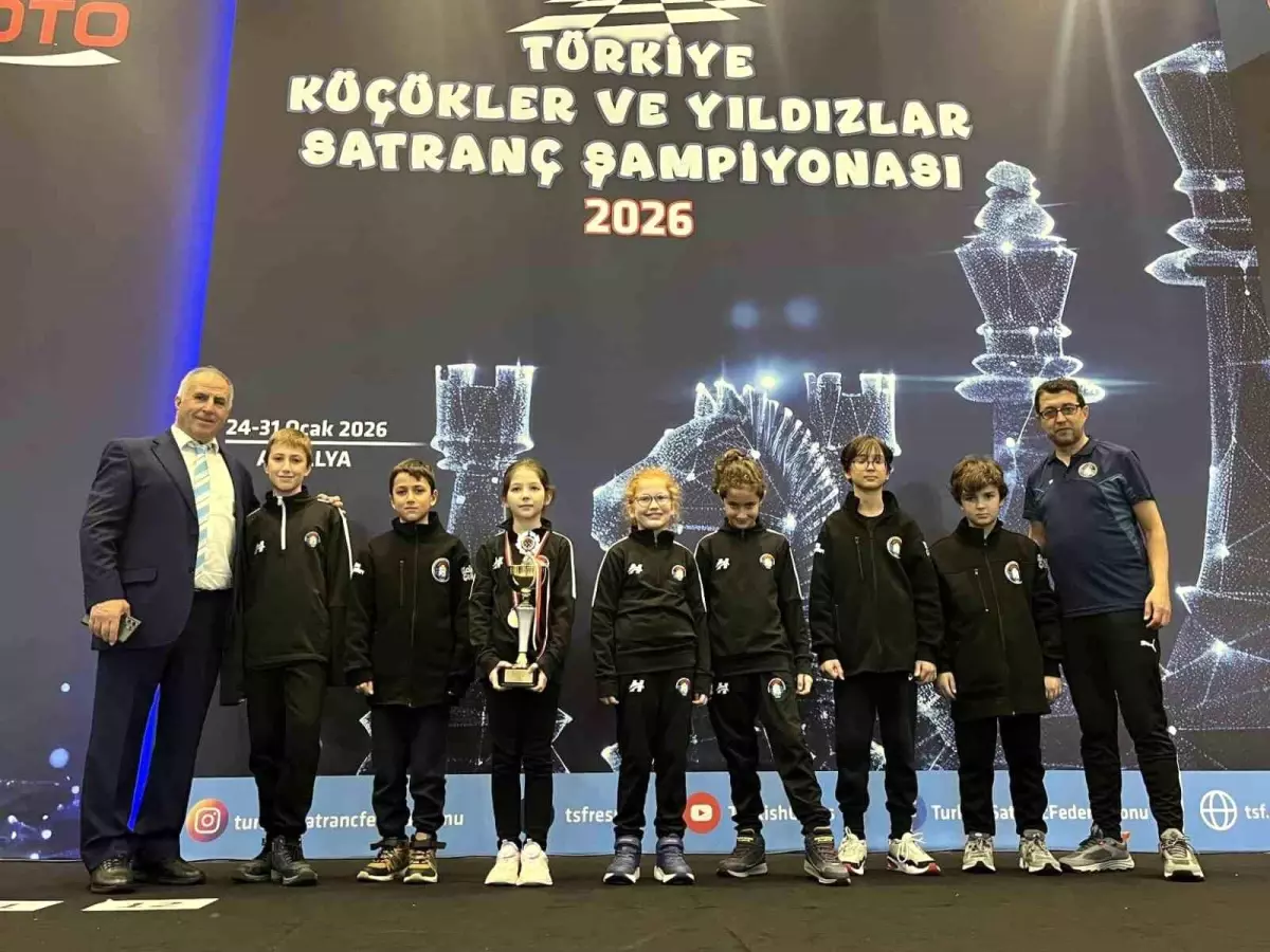 Çeşme Belediyesporlu satranççılardan Türkiye Şampiyonası\'nda büyük başarı