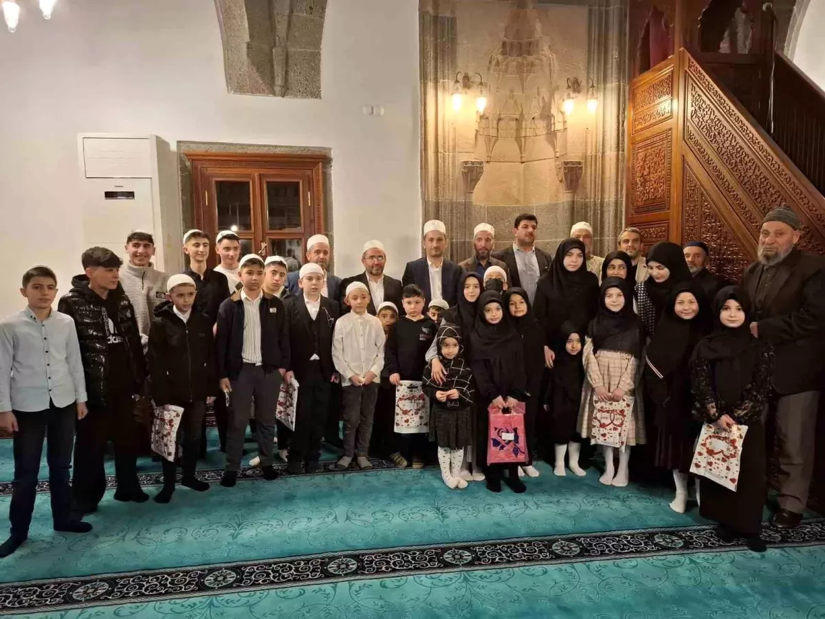 Öğrencilere Cami Dolayısıyla Ödül Töreni