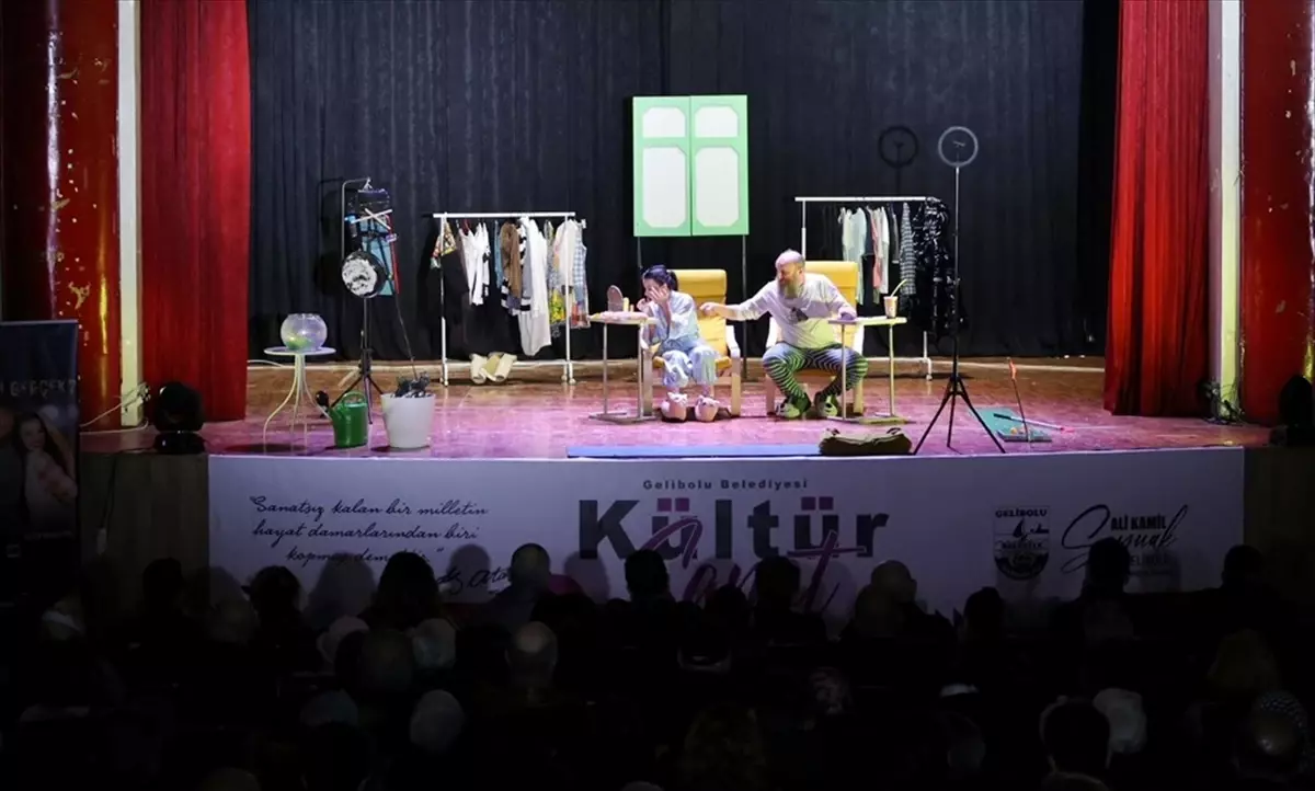 Gelibolu\'da \'Hangisi Gerçek\' Tiyatrosu