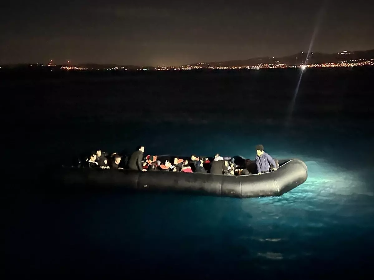 Seferihisar\'da 43 Düzensiz Göçmen Yakalandı