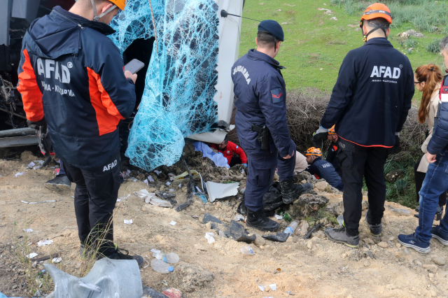 Katliam otobüsünden sağ kurtulanlar o anları anlattı: İnsanlar düşmeye başladı, tutamadım Katliam otobüsünden sağ kurtulanlar o anları anlattı: İnsanlar düşmeye başladı, tutamadım