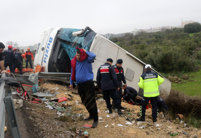 Katliam otobüsünden sağ kurtulanlar o anları anlattı: İnsanlar düşmeye başladı, tutamadım Katliam otobüsünden sağ kurtulanlar o anları anlattı: İnsanlar düşmeye başladı, tutamadım