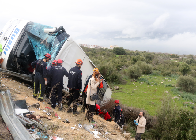 Katliam otobüsünden sağ kurtulanlar o anları anlattı: İnsanlar düşmeye başladı, tutamadım Katliam otobüsünden sağ kurtulanlar o anları anlattı: İnsanlar düşmeye başladı, tutamadım