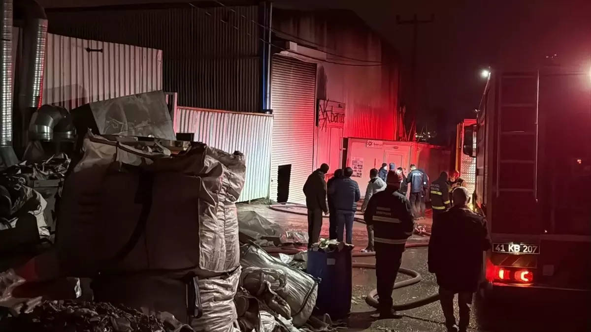 Çayırova\'da Yangın Kontrol Altına Alındı