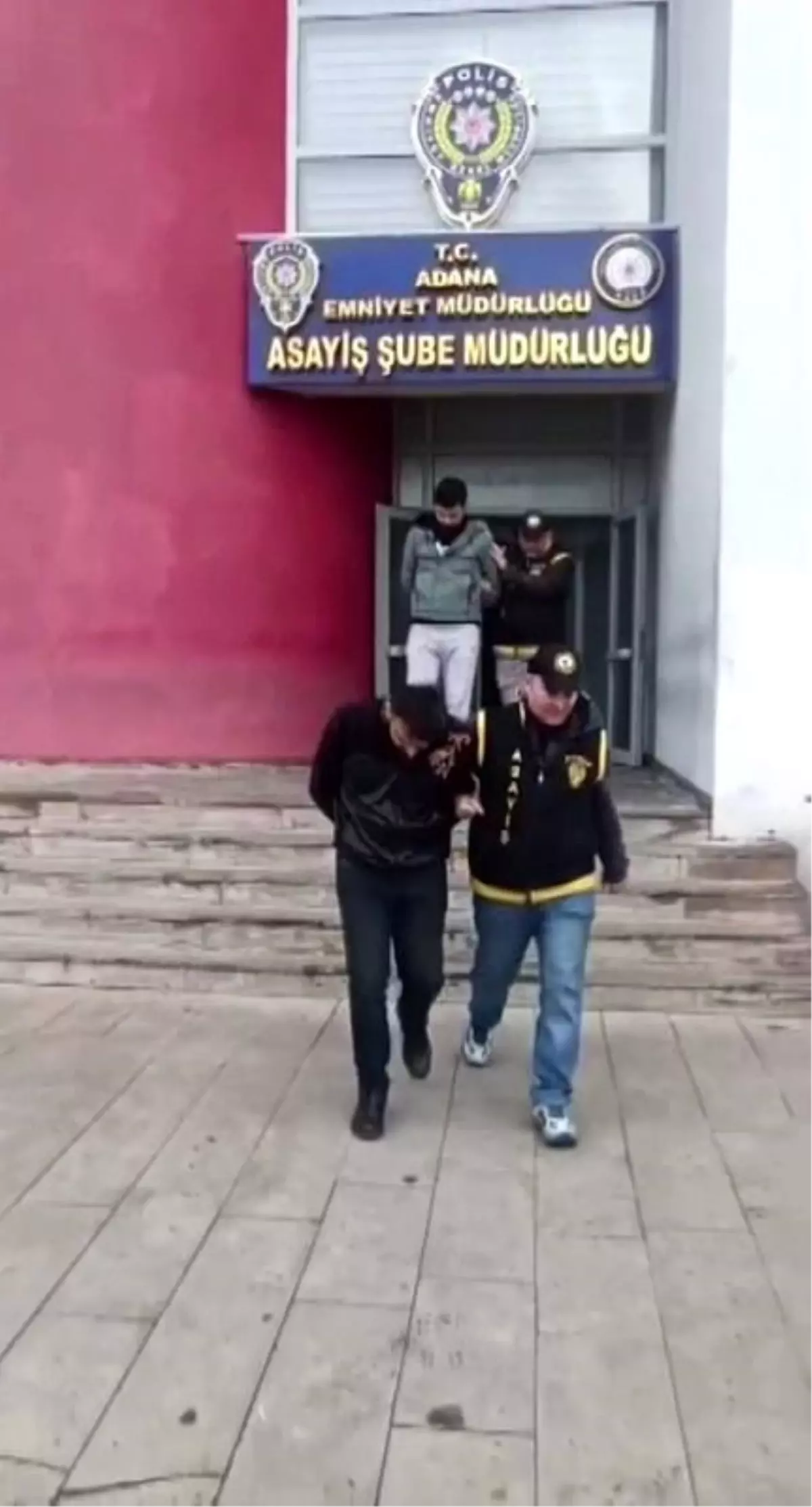 Adana\'da Dolandırıcılık Çetesi Çökertildi