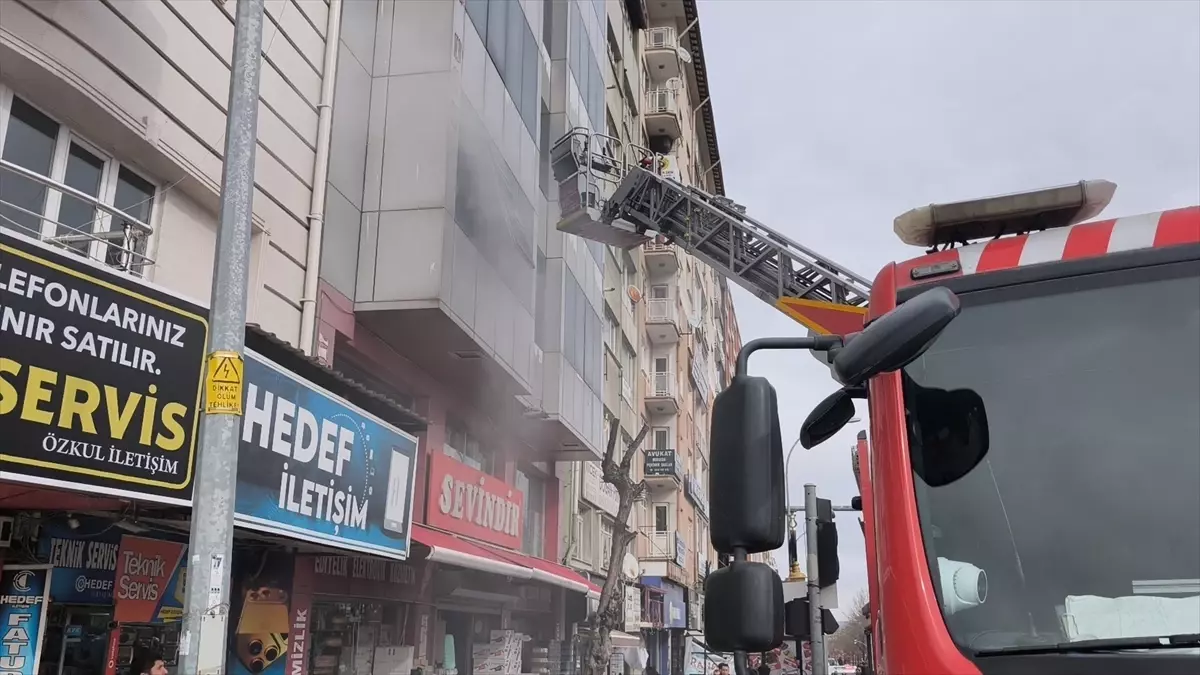 Kütahya\'da Mağazada Yangın