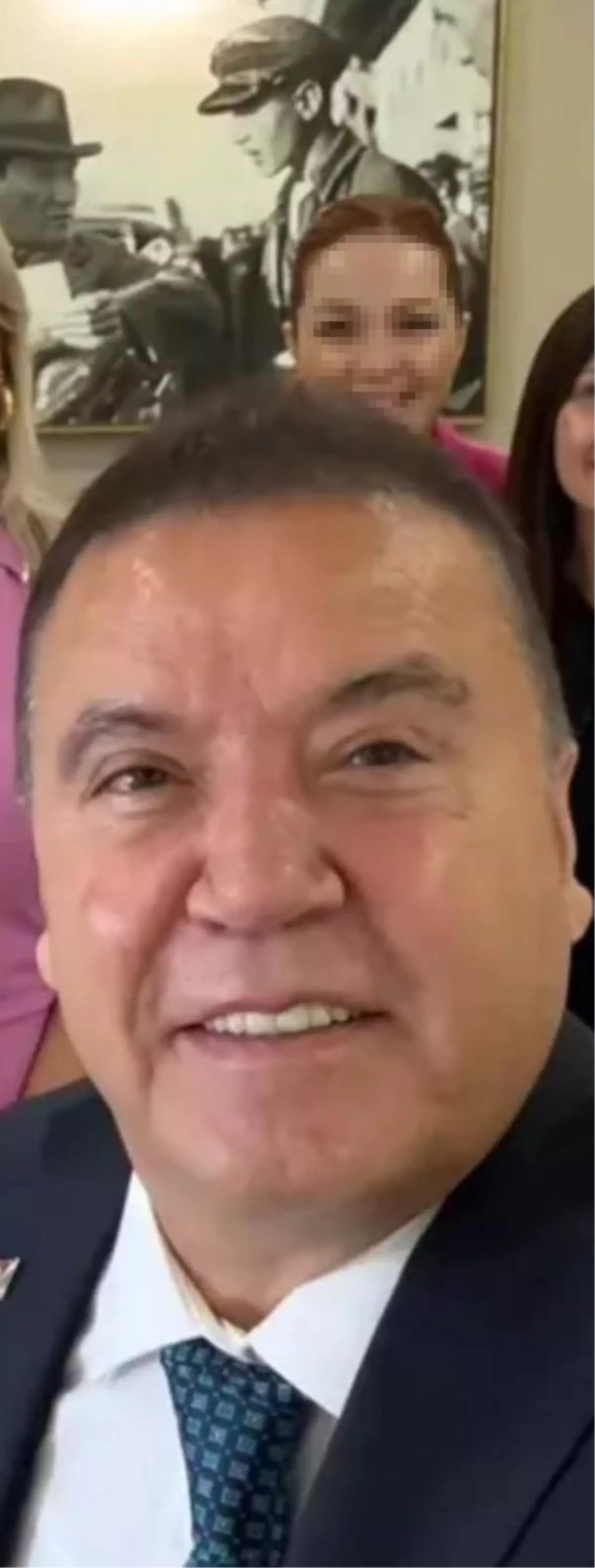 Muhittin Böcek\'in sevgilisinin, çaycılıktan memurluğa uzanan süreci