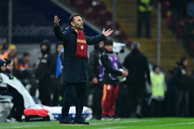 Okan Buruk ayrılık iddialarına son noktayı koydu: Bizimle kalacak Okan Buruk ayrılık iddialarına son noktayı koydu: Bizimle kalacak