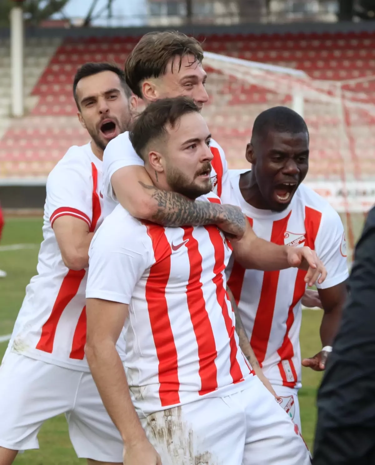 Boluspor, Sakaryaspor\'u 2-0 Geçti