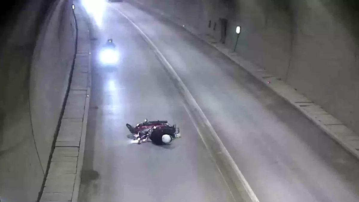 Amasya\'da Motosiklet Kazası: Kask Hayat Kurtardı