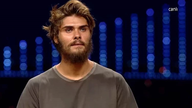 Barış Murat Yağcı havalimanında gözaltına alındı Barış Murat Yağcı havalimanında gözaltına alındı