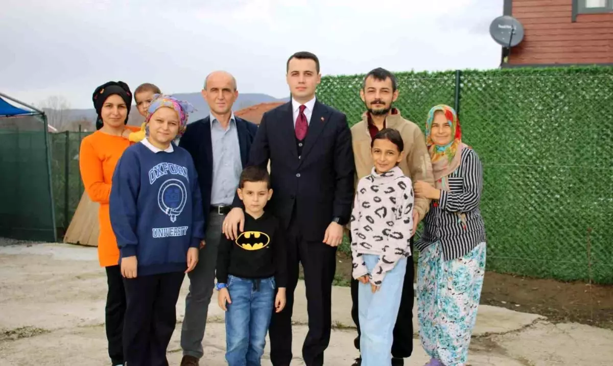 Kaymakam Alpay\'dan Aile Ziyareti