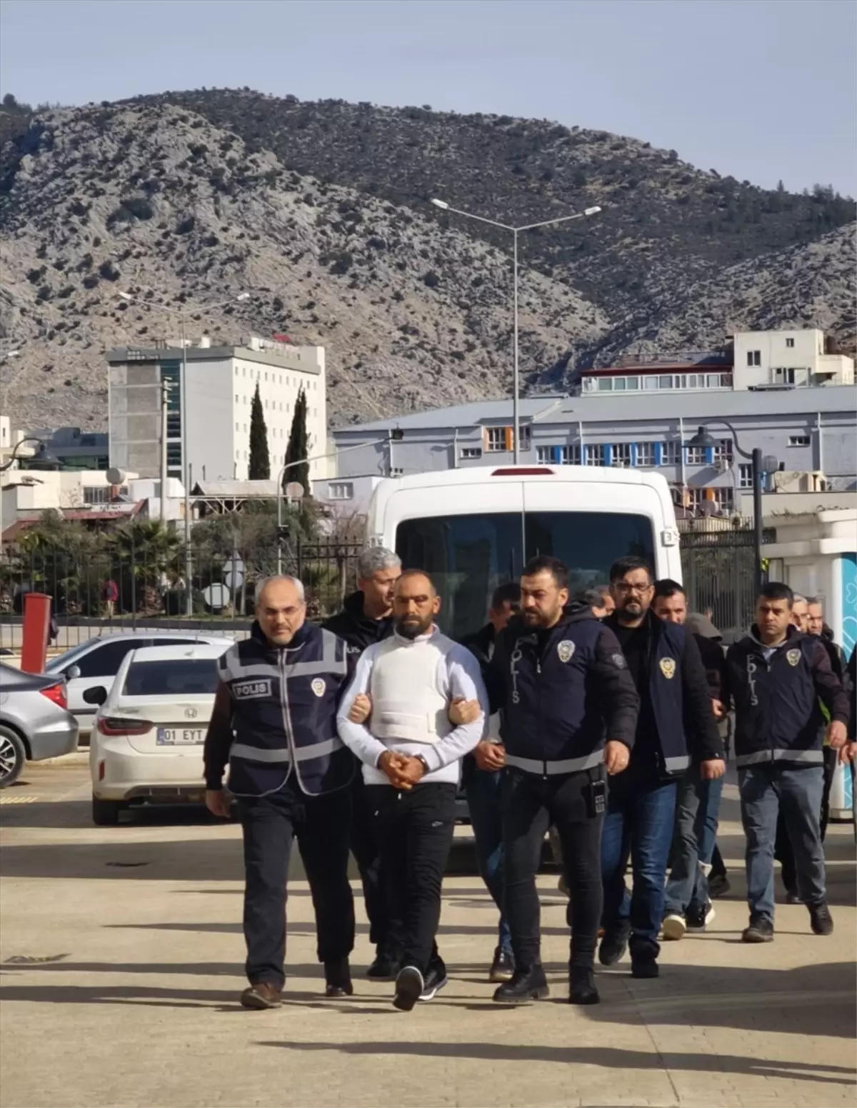 Kozan\'da Bıçaklı Kavga: 1 Ölü, 2 Tutuklama