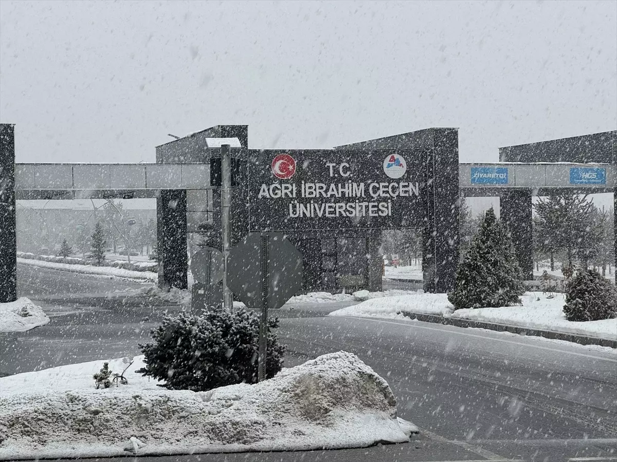 Ağrı\'da Kar Yağışı Etkili Oldu