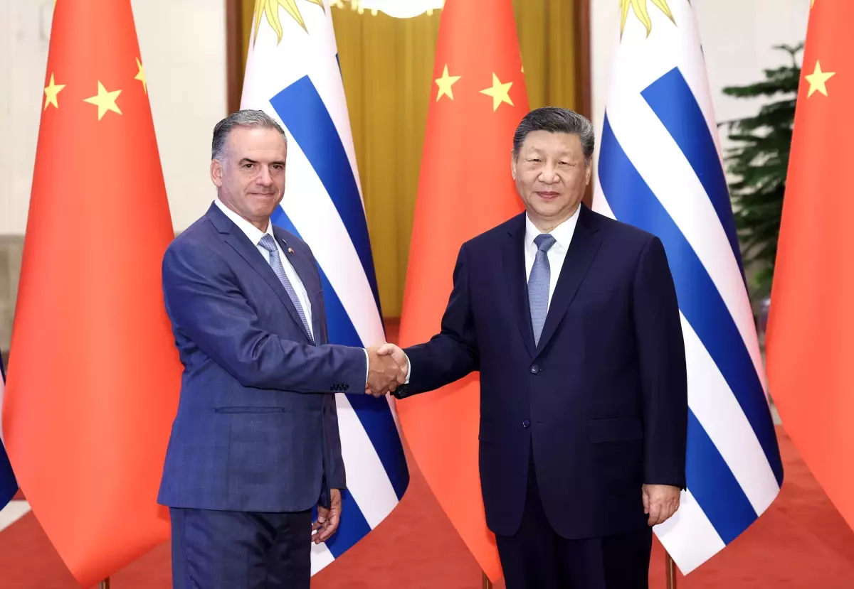Xi Jinping ve Uruguay Lideri Görüştü