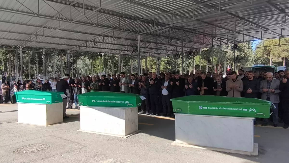 Mersin\'de Kaza: 3 Genç Kız Hayatını Kaybetti