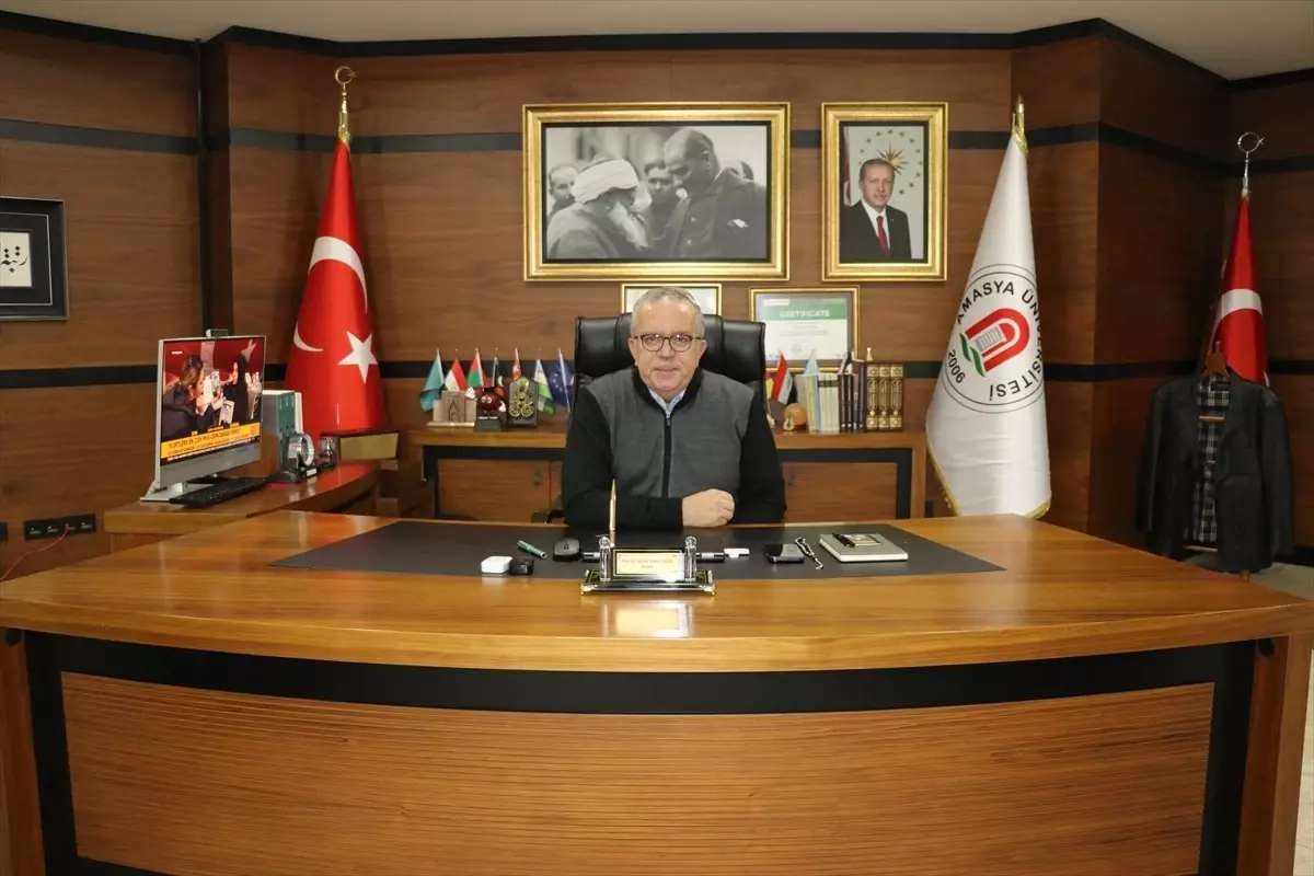 Amasya Üniversitesi Rektörü AA\'nın Oylamasına Katıldı